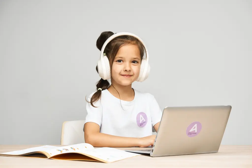 Вивчення мов та всебічний розвиток дитини в дистанційній школі