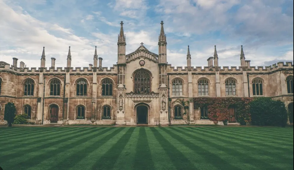 Міжнародна британська освіта Cambridge