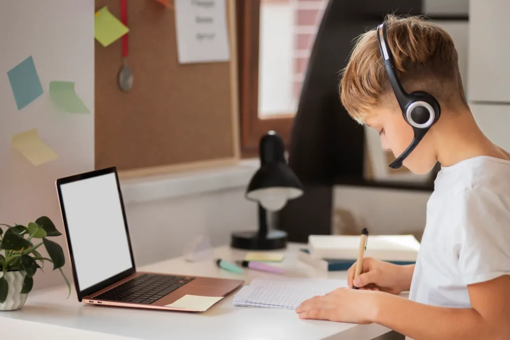 Ефективне дистанційне навчання під час воєнного стану для підлітків