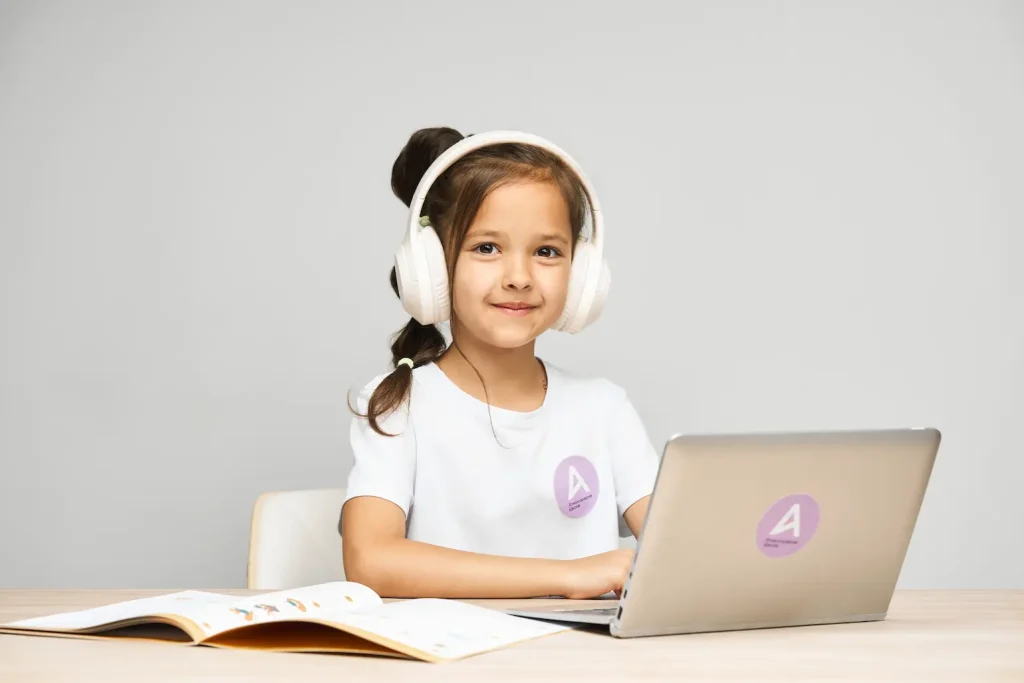 Навчання в Атмосферній школі на власній навчальній платформі