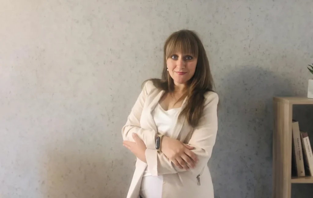 Учительница  дошкольной подготовки в Атмосферной школе